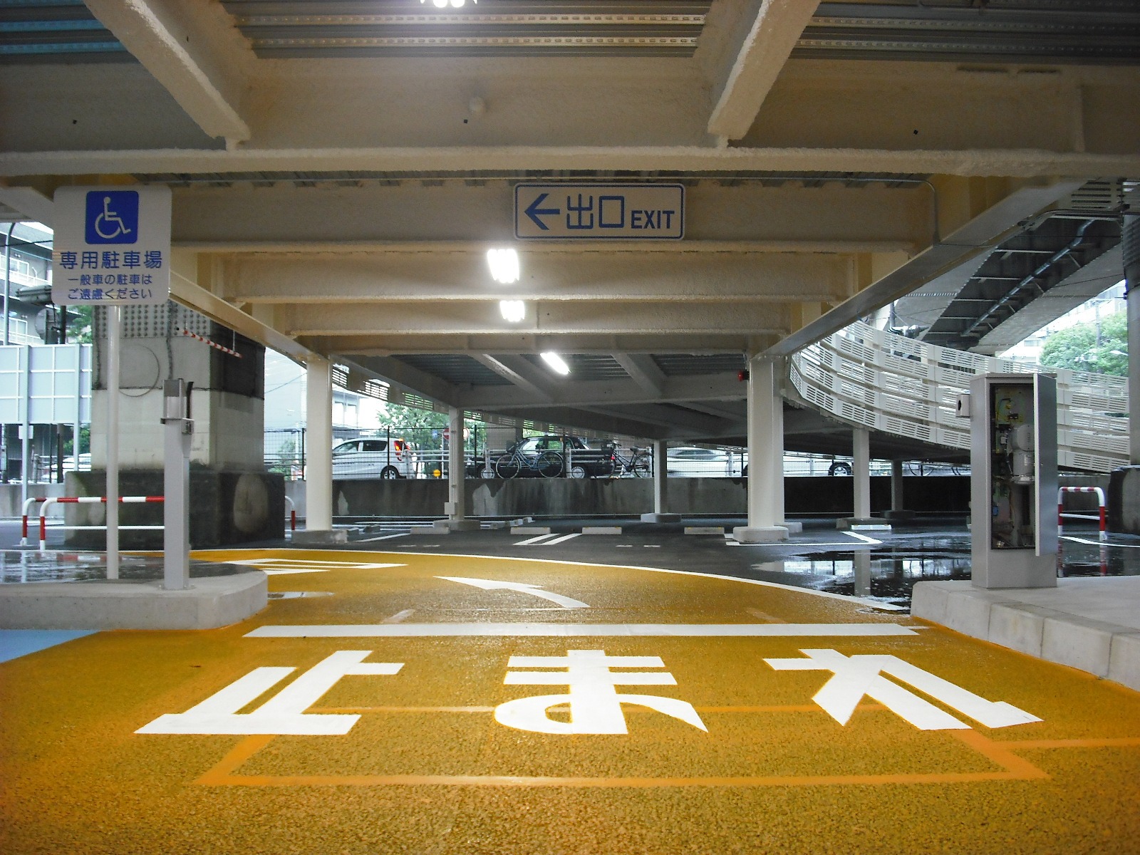 駐車場白線工事
